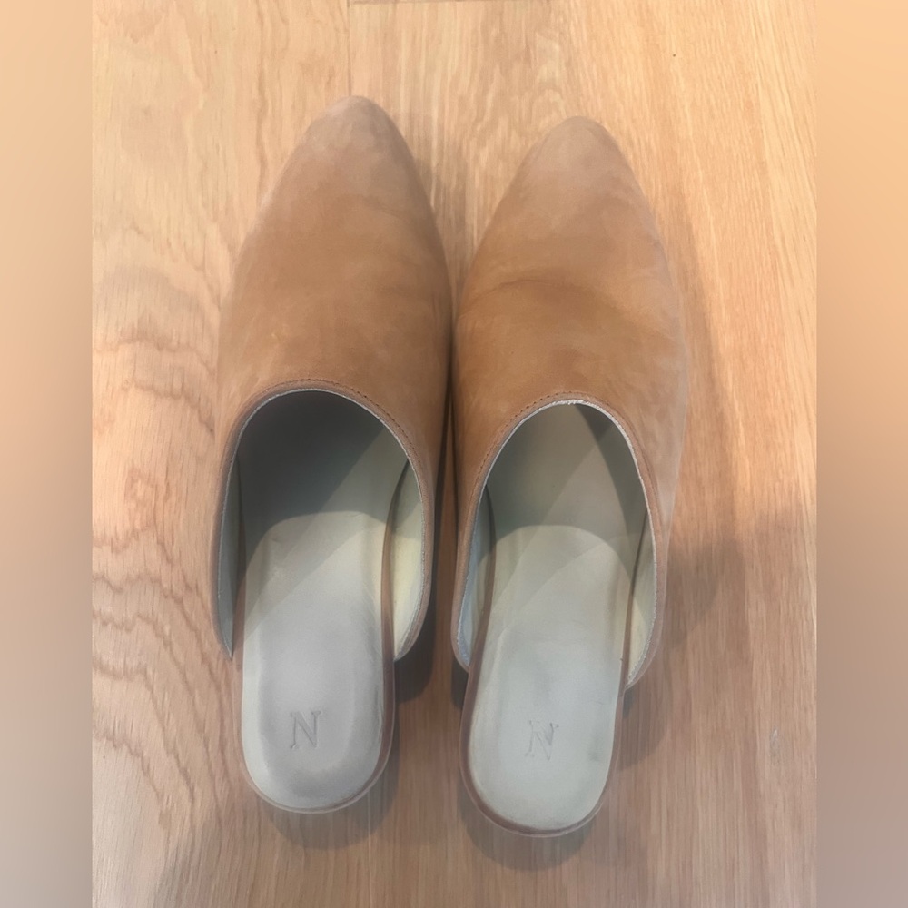 Nisolo Almond Suede Mules (Size 10)